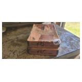 BOX WITH METAL STENCILS