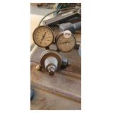 GAS PRESSURE REGULATOR