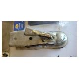 TRAILER HITCH BALL COUPLER