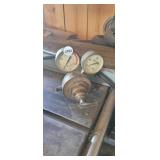VICTOR COMPRESSED GAS PRESSURE REGULATOR