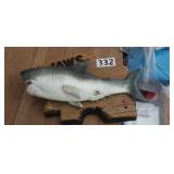 JAWS FISH, NEEDS BATTERIES, NO COVER FOR BATTERIES