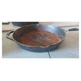 LODGE 10' CAST IRON SKILLET