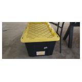 LATCHING TOTE WITH LID