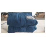 (2) SIGNITURE SOFT BATH TOWELS, NEW
