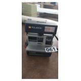 VINTAGE POLOROID SUN CAMERA