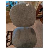 ROLLING OFFICE CHAIR
