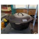 10in CAST IRON POT WITH LID