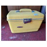 FORECAST COSMETIC CASE