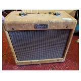 VINTAGE FENDER AMP
