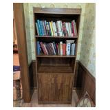 6FT WOODEN BOOKSHELF *NO CONTENTS