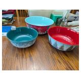 3 PLASTIC PIONEER WOMAN BOWLS