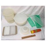 Lot of 15 Pieces of Tupperware, Vintage Plastic Fo