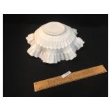 Round Double-Crimped Bowl in Milk Glass, Vintage o