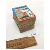 Lot of 144 Topps MLB Baseball Cards, 1975