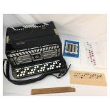 Accordion, 210 Russian in Original Carry Case, Vin