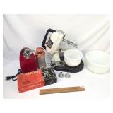 Lot of 4 Kitchen Items, Vintage