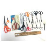 Lot of 15 Scissors