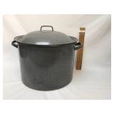 Graniteware Pot or Boiler, Vintage or Antique