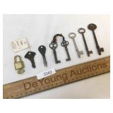 Lot of 8 Keys, Vintage or Antique
