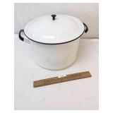 White Porcelain Covered Pot, Vintage or Antique