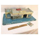 Auto Repair and Car Wash Station, Tin Litho Toy, V