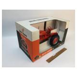 Allis Chalmers Diecast Tractor, Large 1/8 Scale