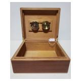 Wood cigar humidor box with gauge