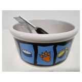 Ceramic pet food bowl w/ comb