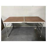Folding rectangular table