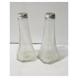 Depression tall glass salt & pepper shakers