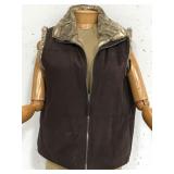 Brown and faux fur reversible woman