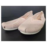 Bovs pink memory foam shoes size 6
