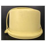 Vintage Tupperware pie of cake keeper