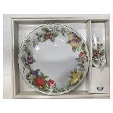 Andrea by Sadie cake plate and server set