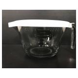Pampered Chef measuring cup with lid