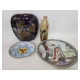 Four Chinese/ Japanese porcelain pieces