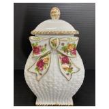 Royal Albert old country roses biscuit jar