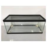 Glass aquarium animal tank w/ screen top