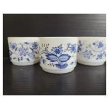 Vintage floral stacking coffee mugs