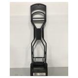 Four paws spring action scooper