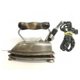 Vintage American Beauty electric iron w/ stand
