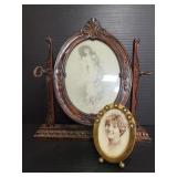 Vintage picture grame pair