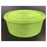 Retro green Tupperware container w/ lid