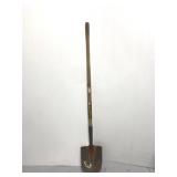 Bronco 57in steel round point shovel