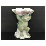 Art Line frog statue holding flower bird bath