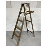Folding wood painters ladder