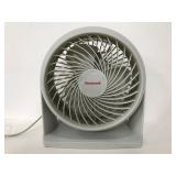 Honeywell white plastic table fan
