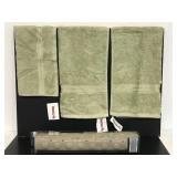 New hand towels/washcloth set & new tub mat