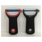 Set of 2 potato peelers
