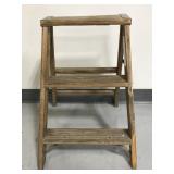 Werner W130-4 wooden step stool